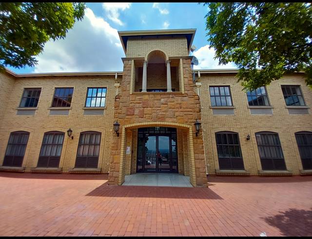 631M² OFFICE TO LET IN BRYANSTON